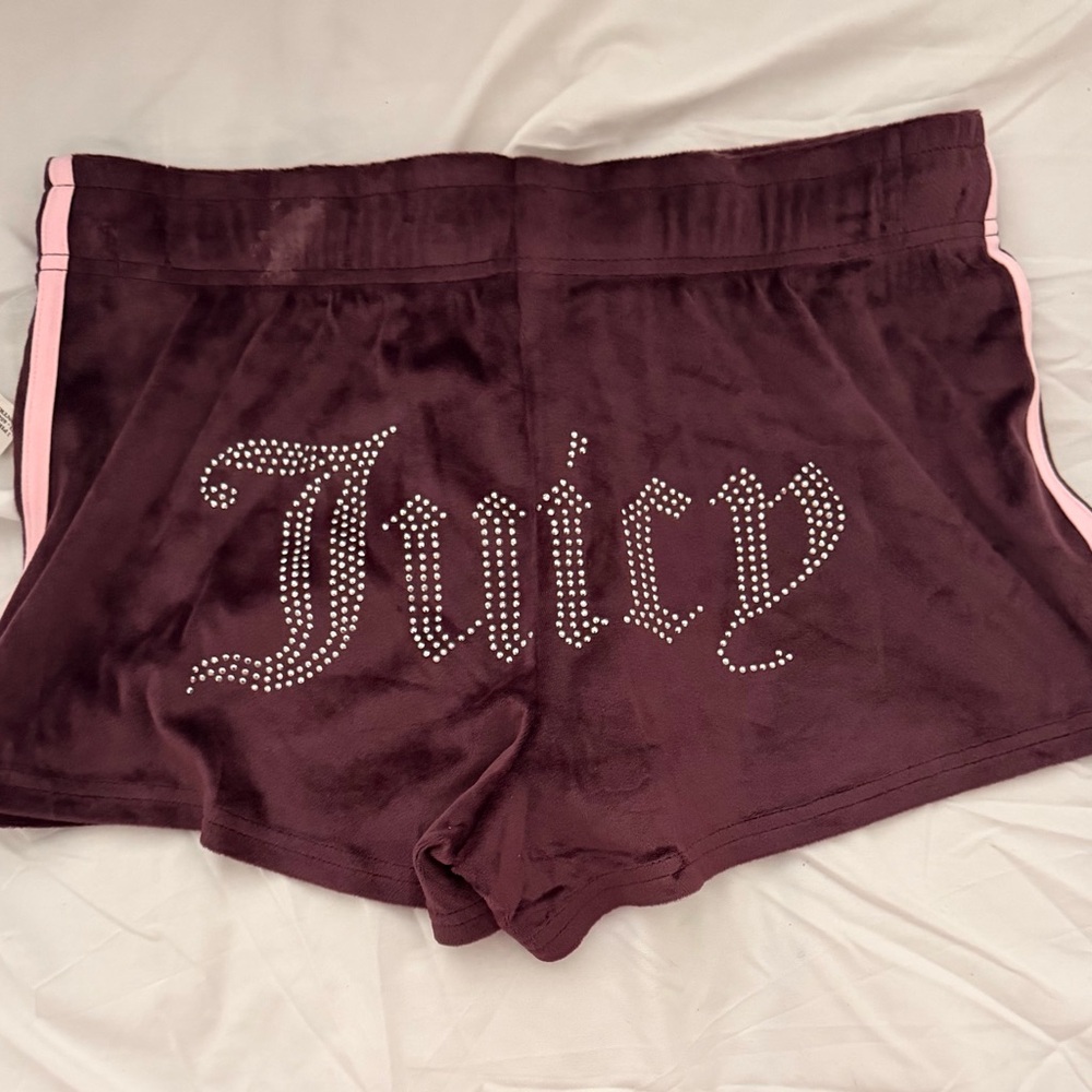Juicy Couture Women's velour Burgundy Shorts